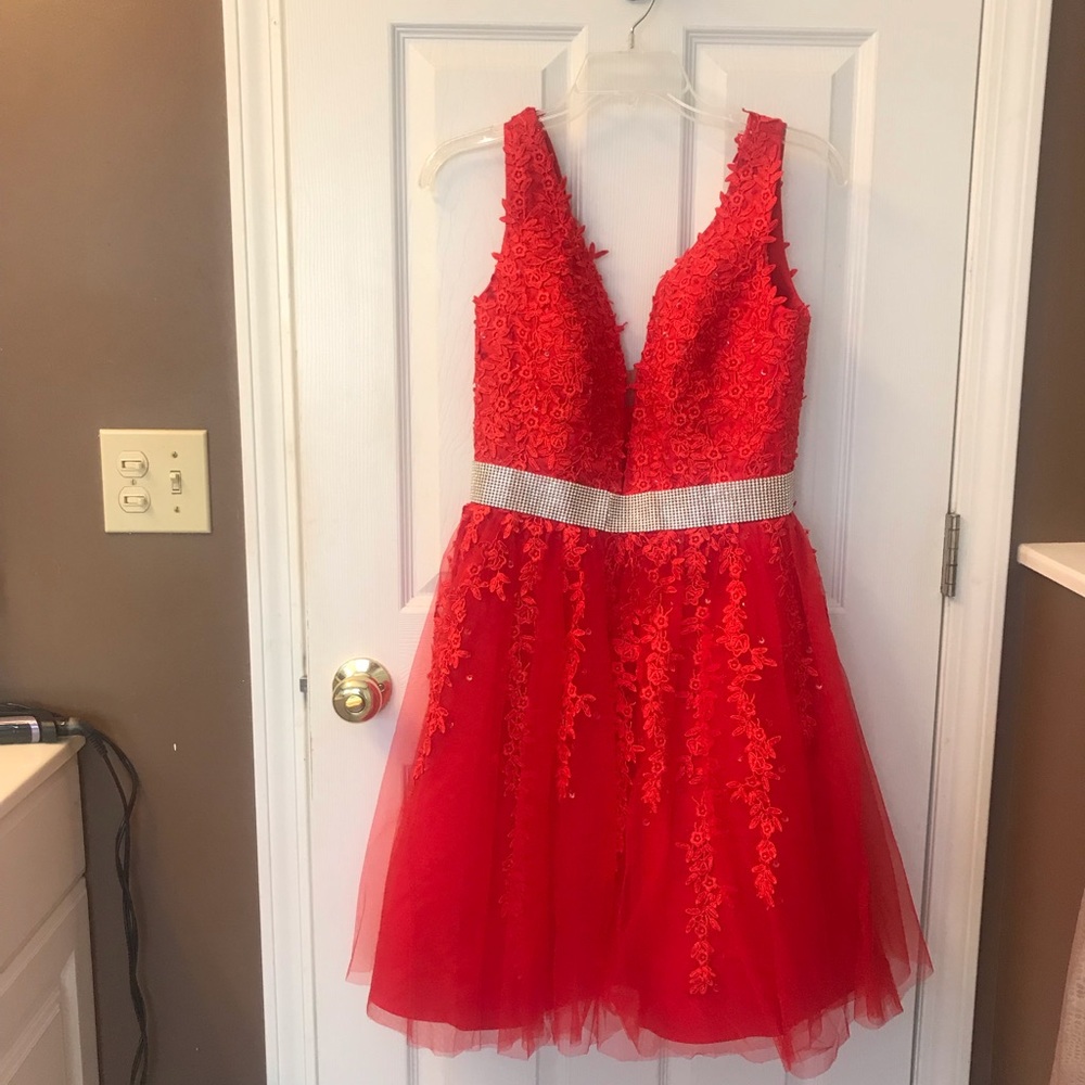 A-Line Red Homecoming Dress with lace appliqués